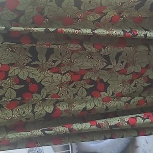Lularoe xl strawberry print joy